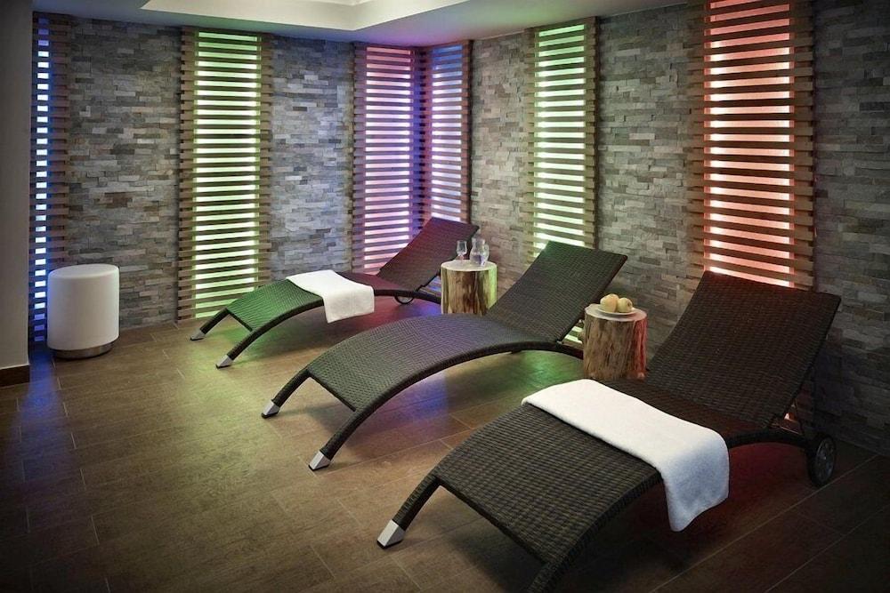 Residence Color Home Suite Apartments
