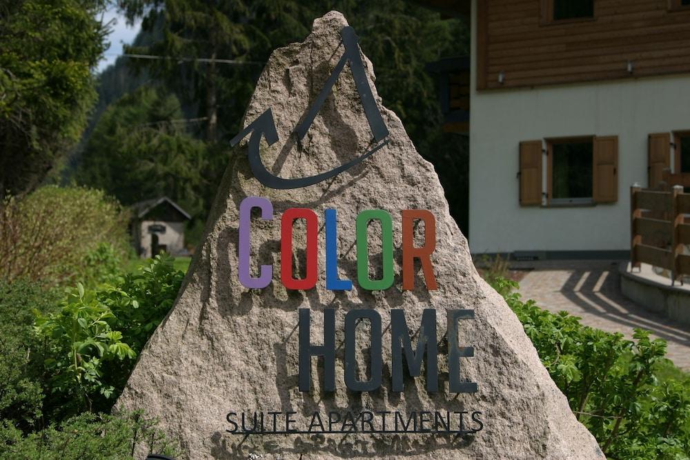 Residence Color Home Suite Apartments