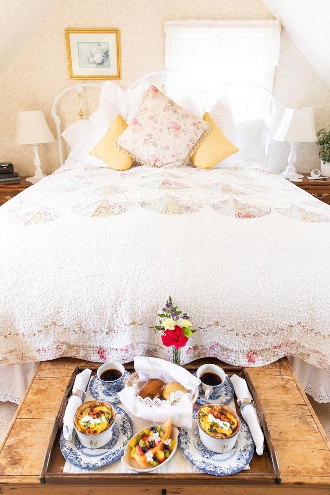 Headlands Inn B&B