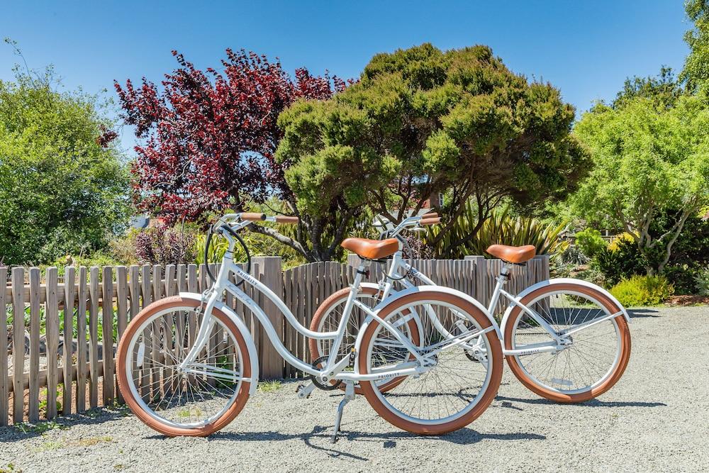 Headlands Inn B&B