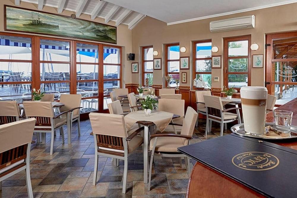 Balatonfoi Yacht Club Hotel