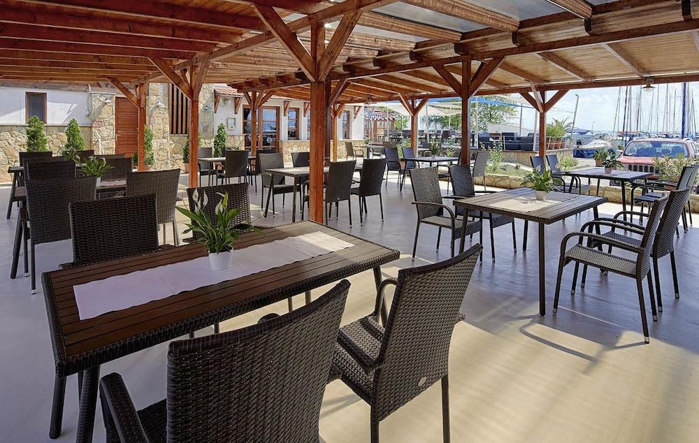 Balatonfoi Yacht Club Hotel