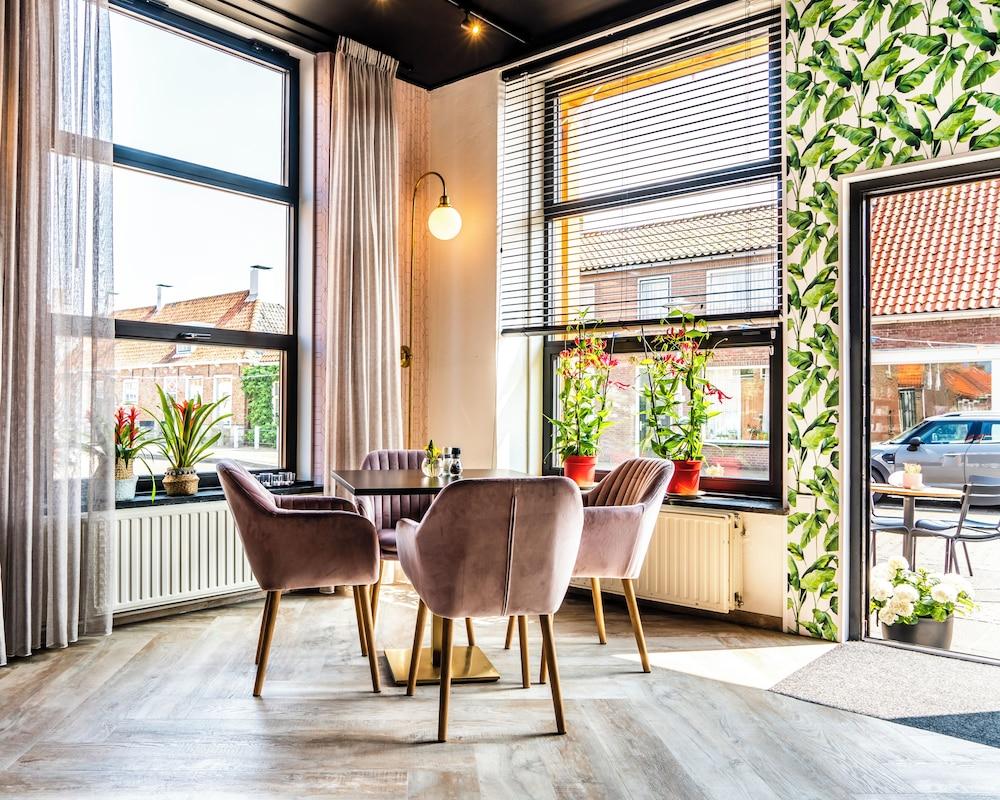 Hotel De Valk
