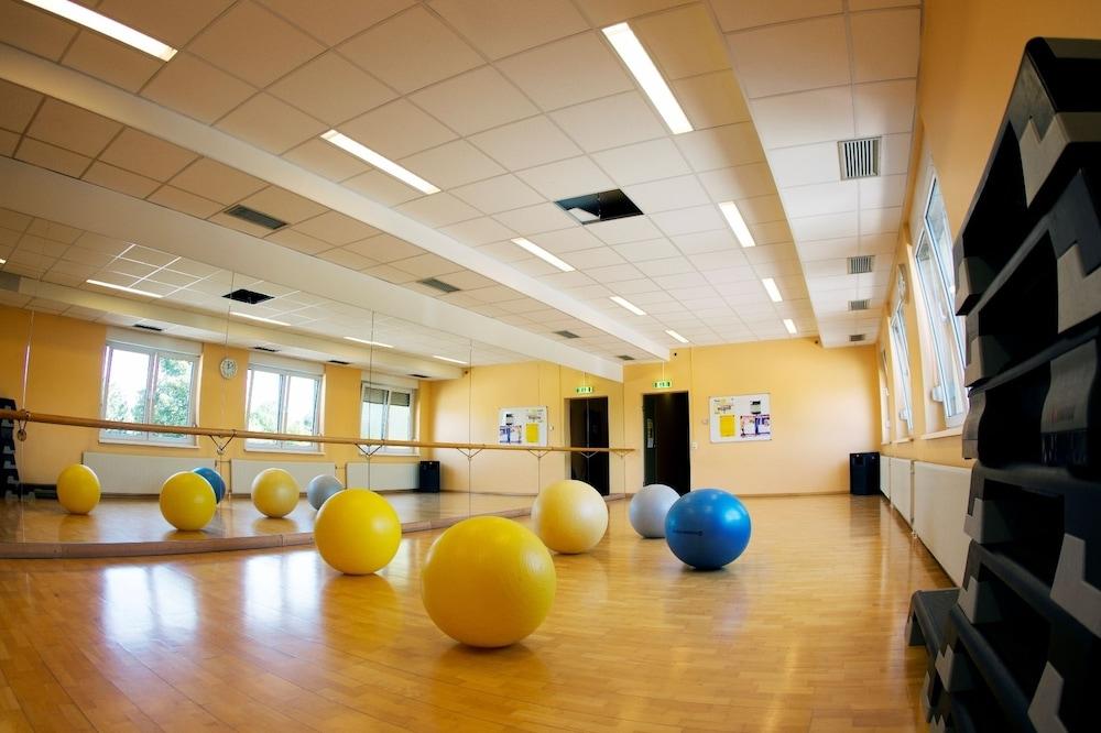 Tennis- Und Freizeitzentrum Neudoerfl