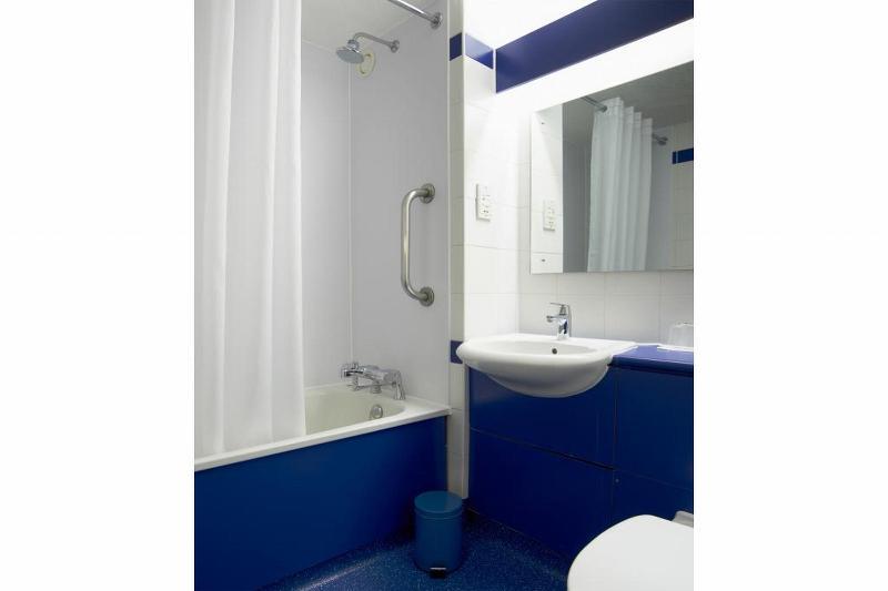 Travelodge Bicester Cherwell Valley M40