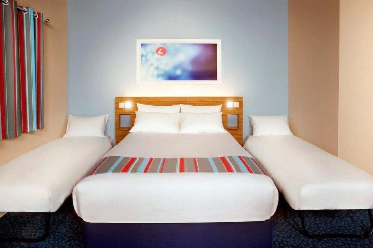 Travelodge Wakefield Woolley Edge M1 Northbound