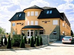 Hotel M