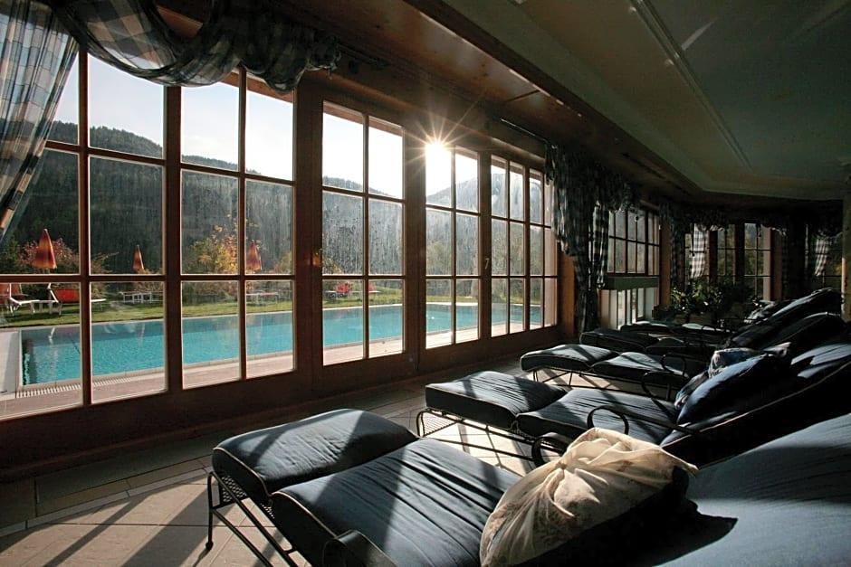 Fanes Dolomiti Wellness Hotel