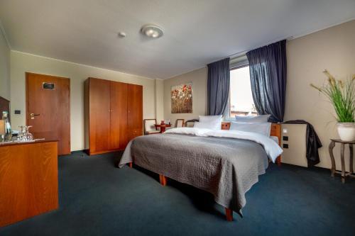 Hotel Omega