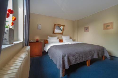 Hotel Omega