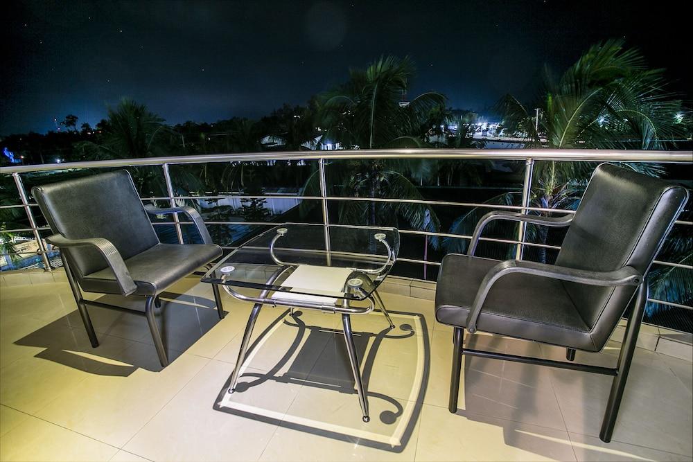 Hotel Naz Garden