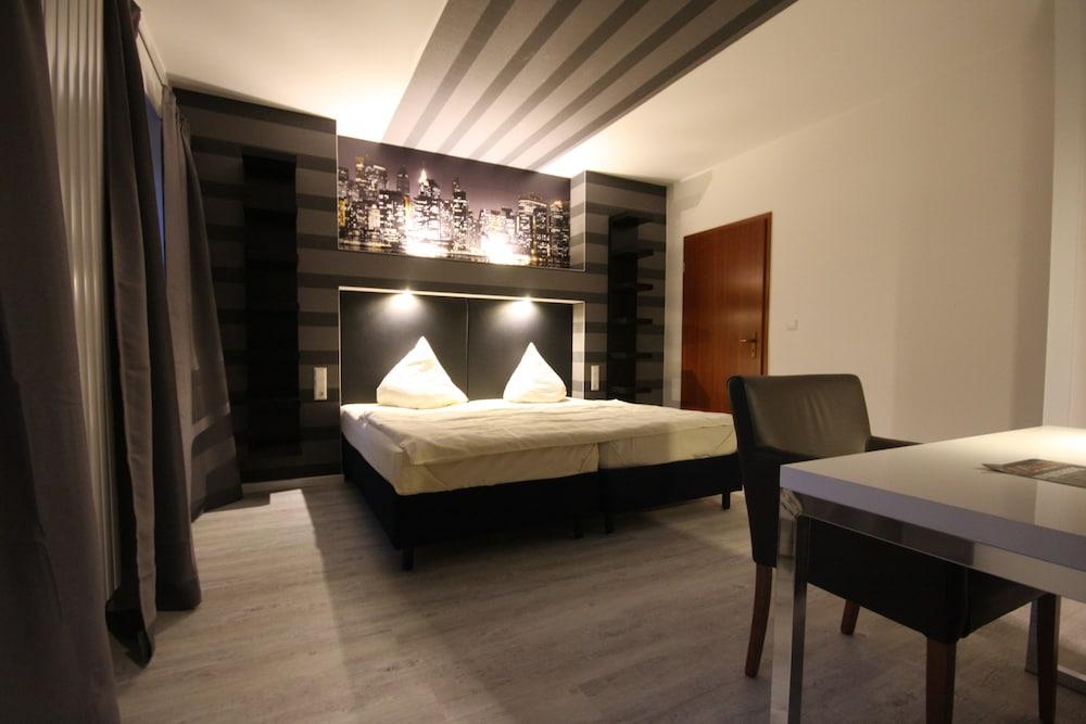 SL'otel  BudgetHotel