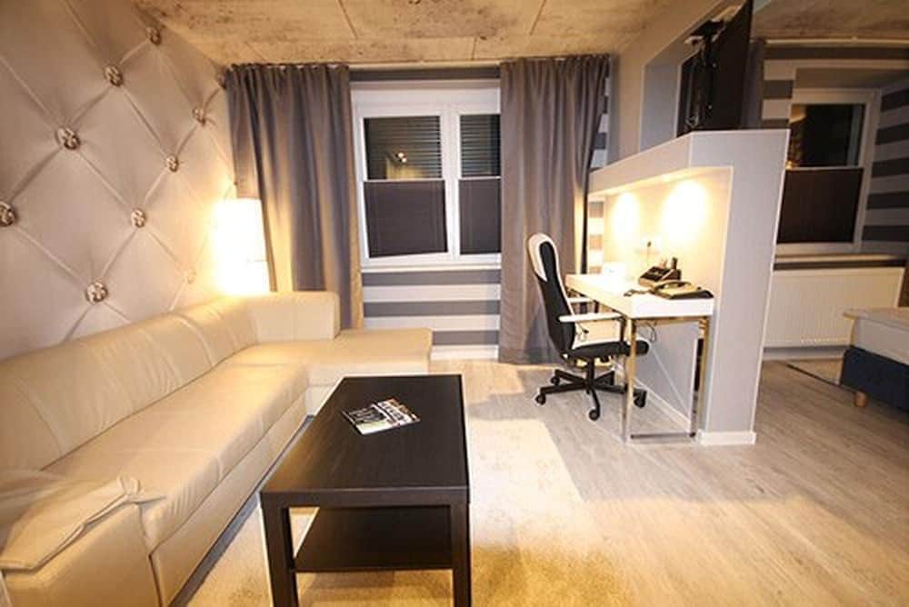 SL'otel  BudgetHotel