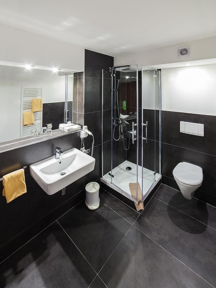 SL'otel  BudgetHotel