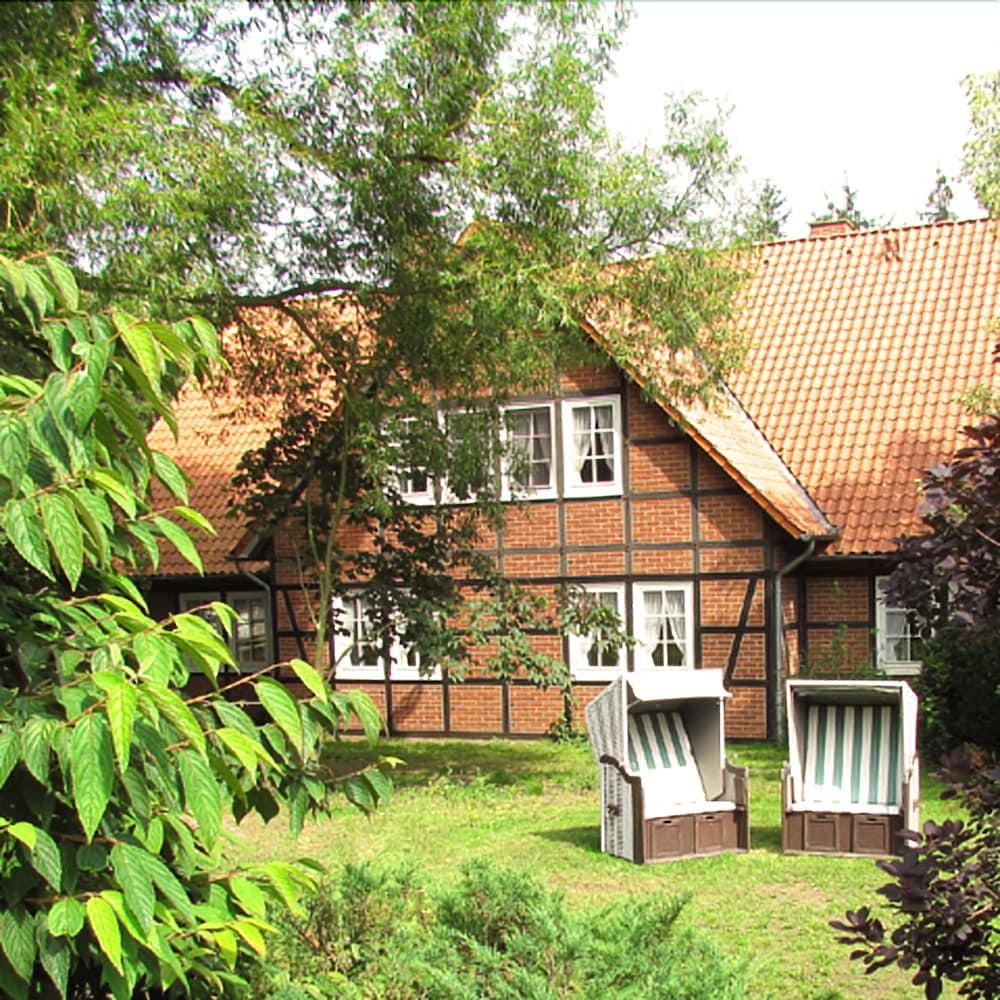 CAREA Ferien- & Reitsport-Hotel Brunnenhof
