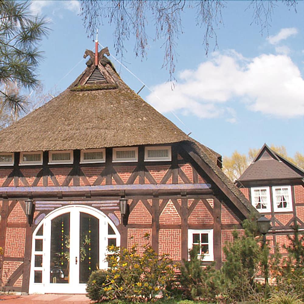 CAREA Ferien- & Reitsport-Hotel Brunnenhof
