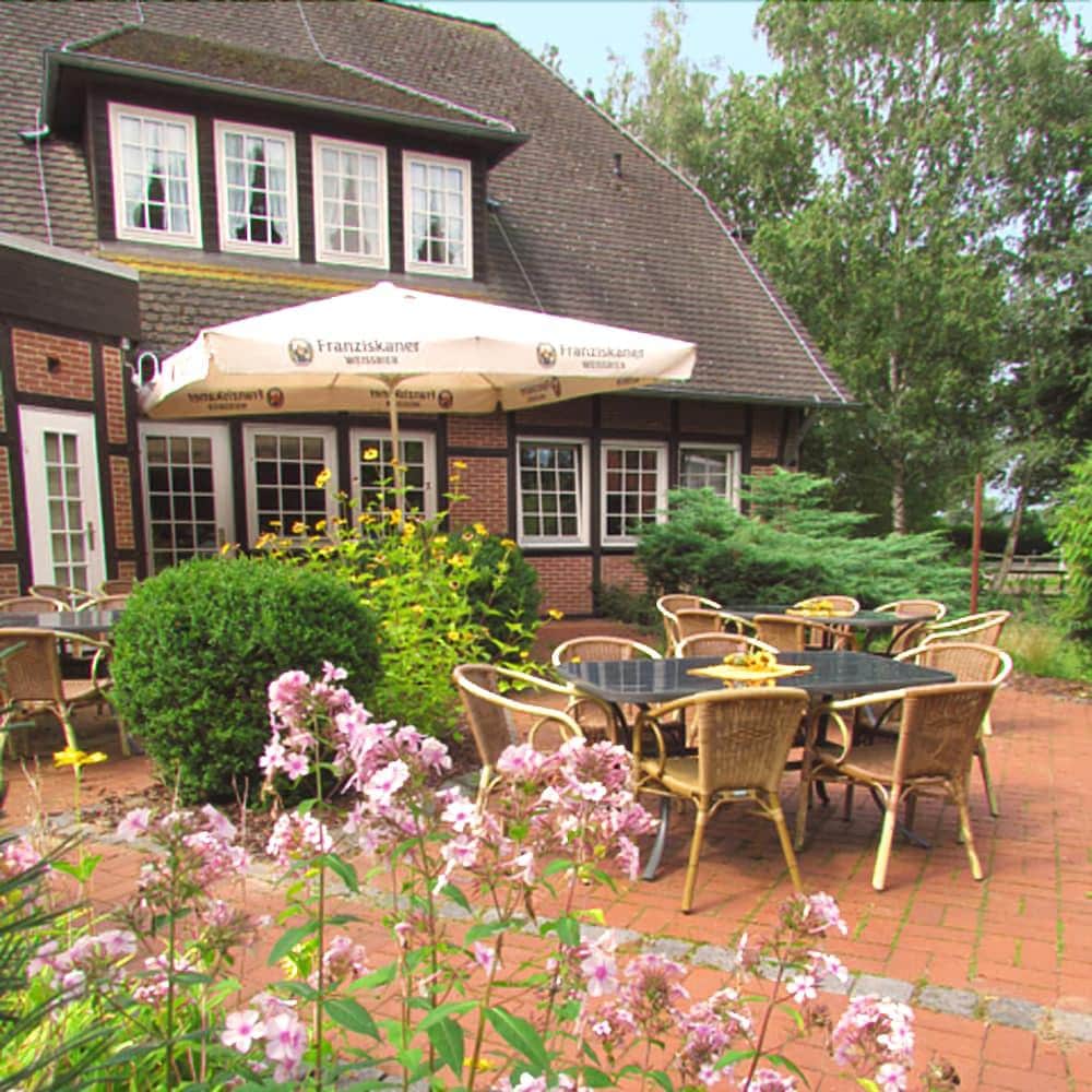 CAREA Ferien- & Reitsport-Hotel Brunnenhof