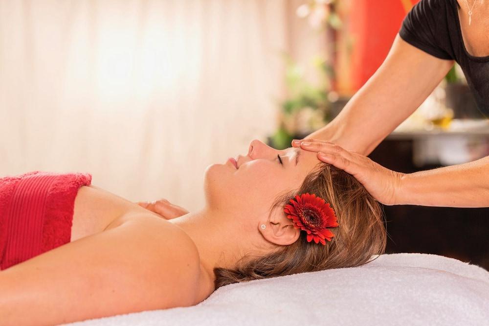 CAREA Ferien- & Reitsport-Hotel Brunnenhof