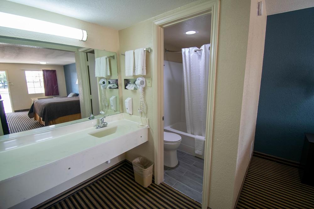 Countryside Inn
