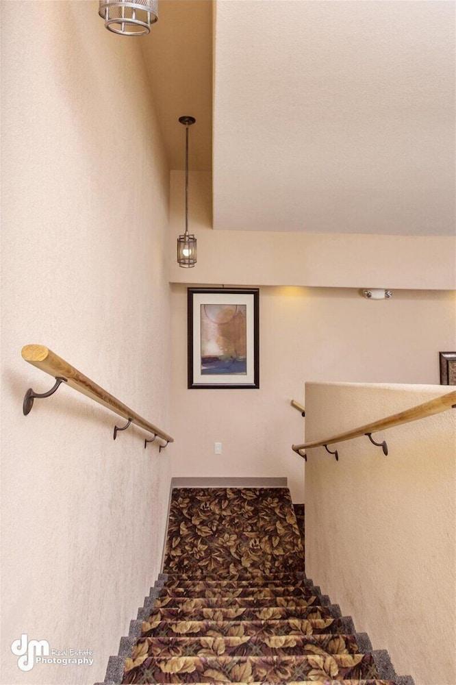 Kenai Airport Hotel