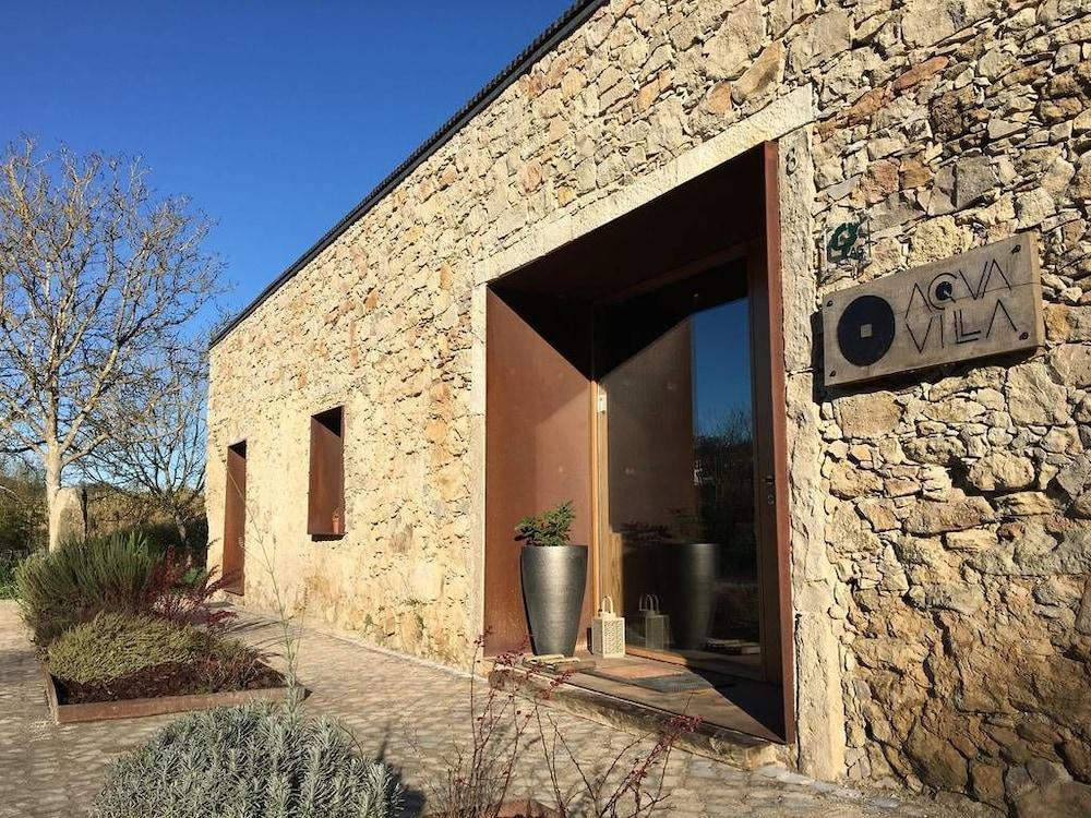 Acquavilla House
