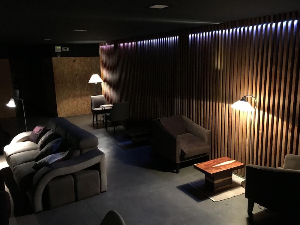 Acquavilla House
