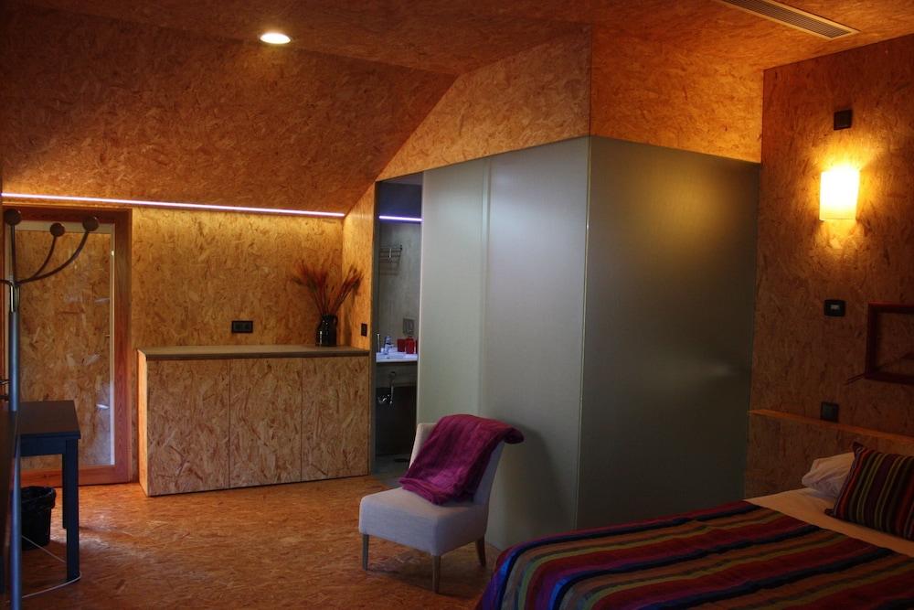 Acquavilla House
