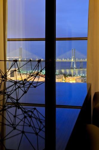 Panoramic Living
