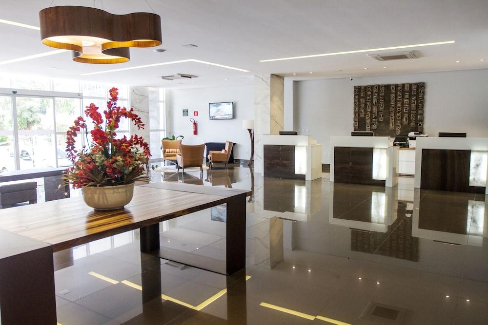 Fratele Business Hotel