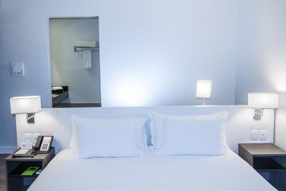 Fratele Business Hotel