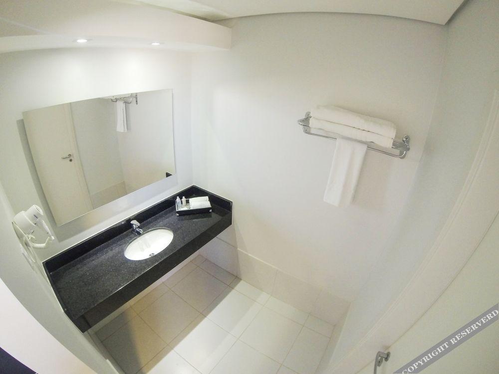 Fratele Business Hotel