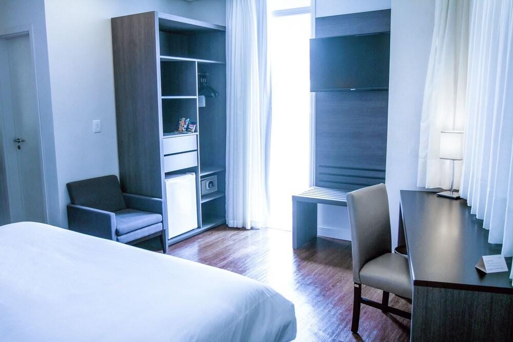 Fratele Business Hotel