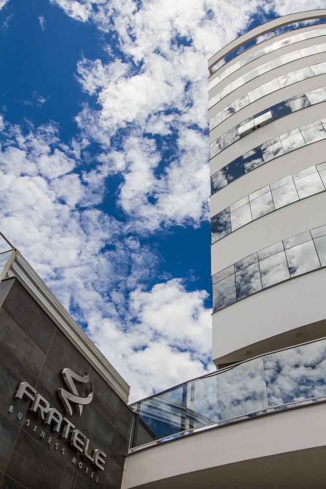 Fratele Business Hotel