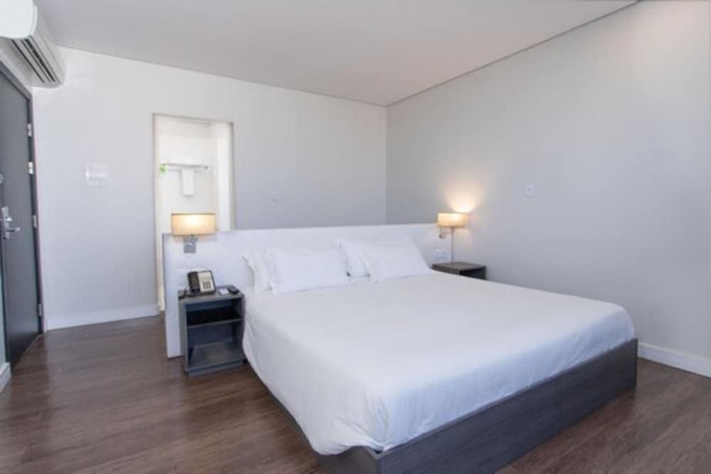 Fratele Business Hotel