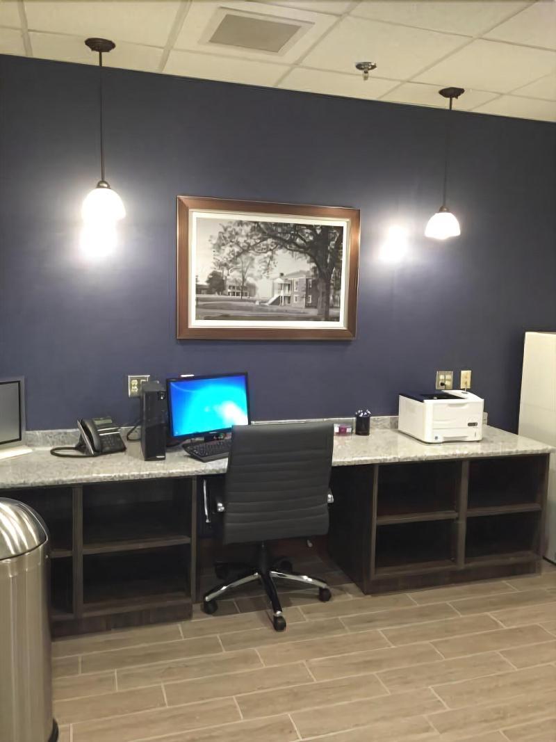 Appomattox Inn and Suites