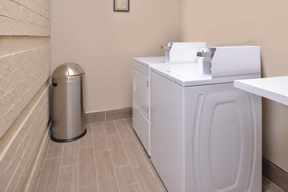 Appomattox Inn and Suites