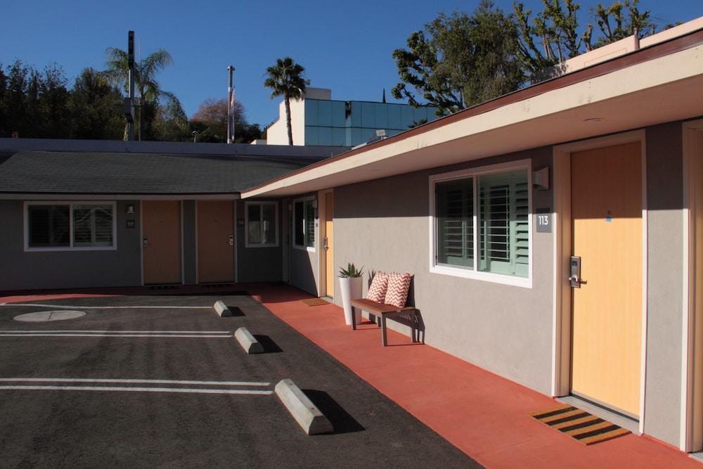 El Royale Hotel