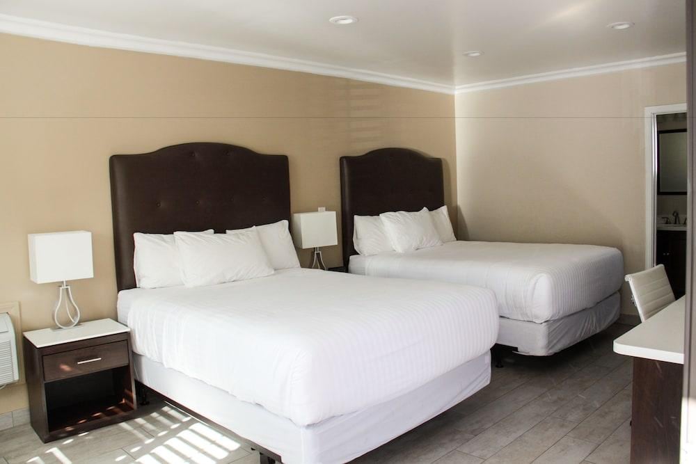 El Royale Hotel