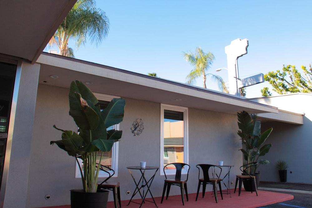 El Royale Hotel