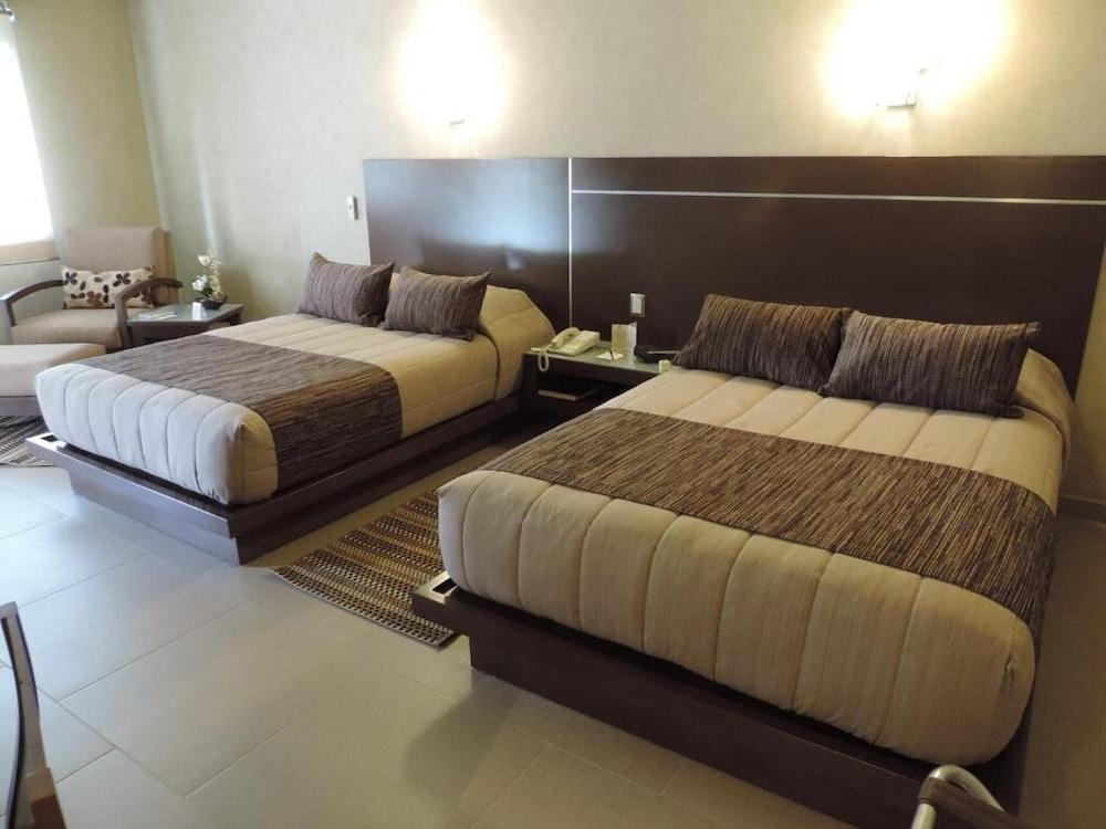 Layfer Express and Hotel Inn Cordoba