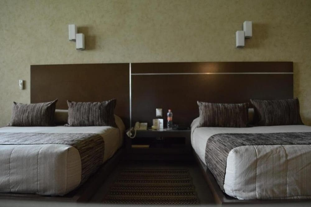 Layfer Express and Hotel Inn Cordoba