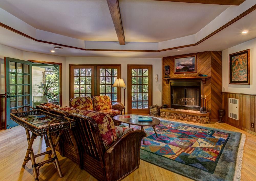 Kilauea Lodge