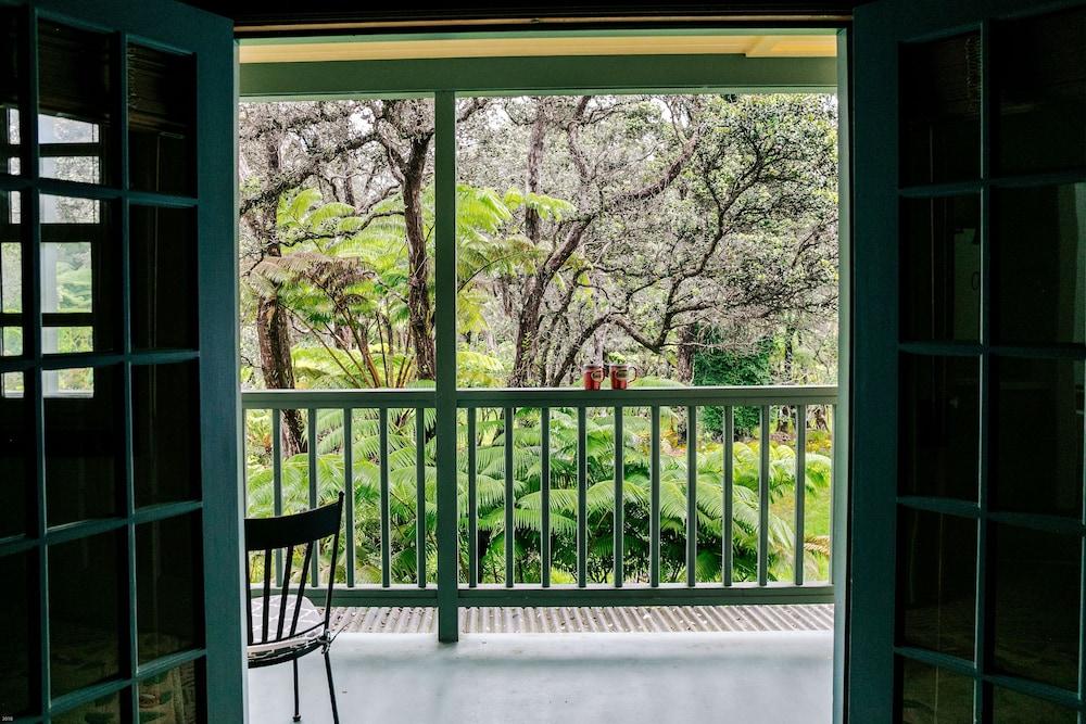 Kilauea Lodge