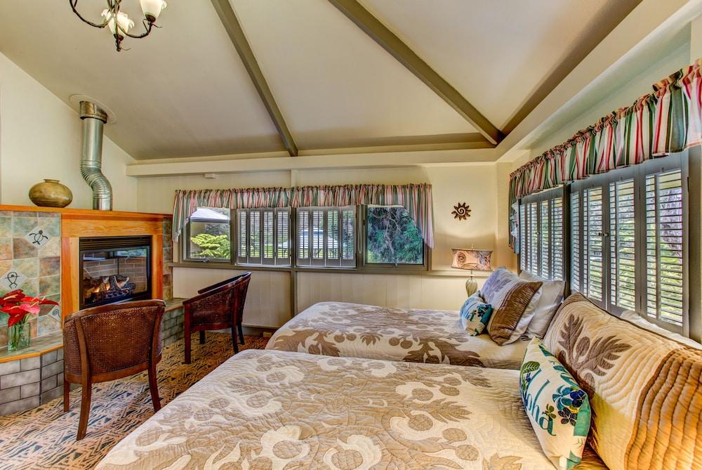 Kilauea Lodge