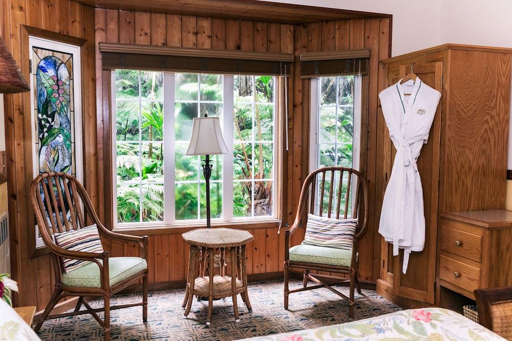 Kilauea Lodge