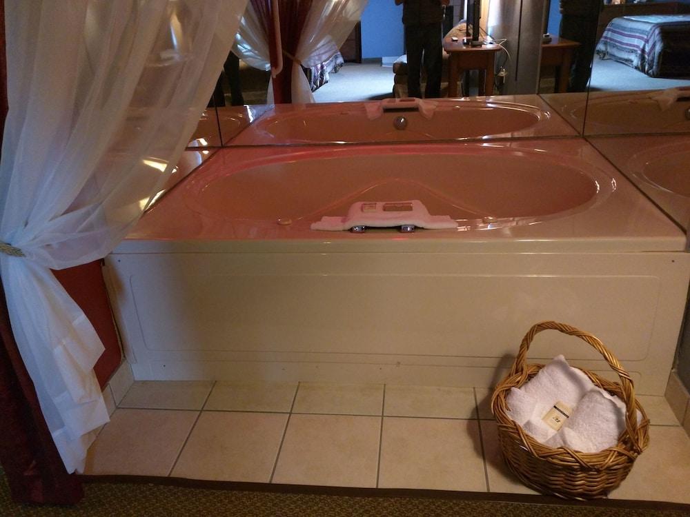 GrandStay Madelia
