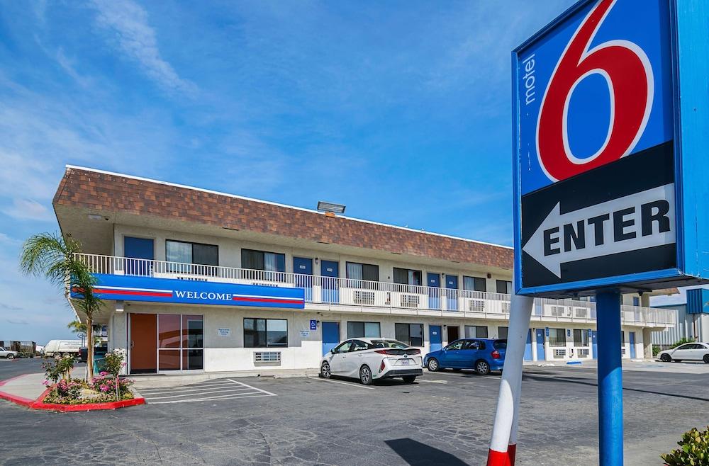 Motel 6 Lost Hills