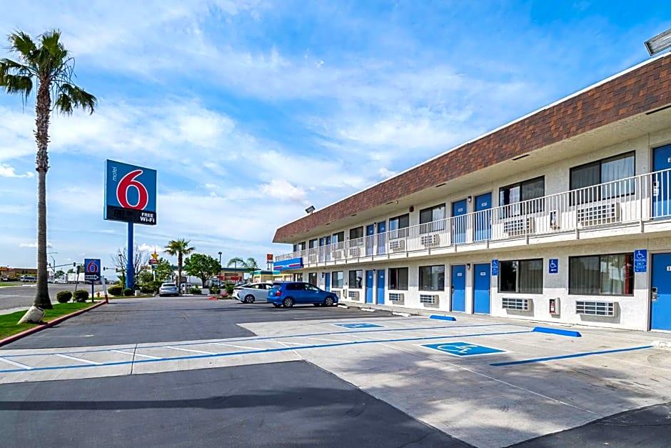 Motel 6 Lost Hills