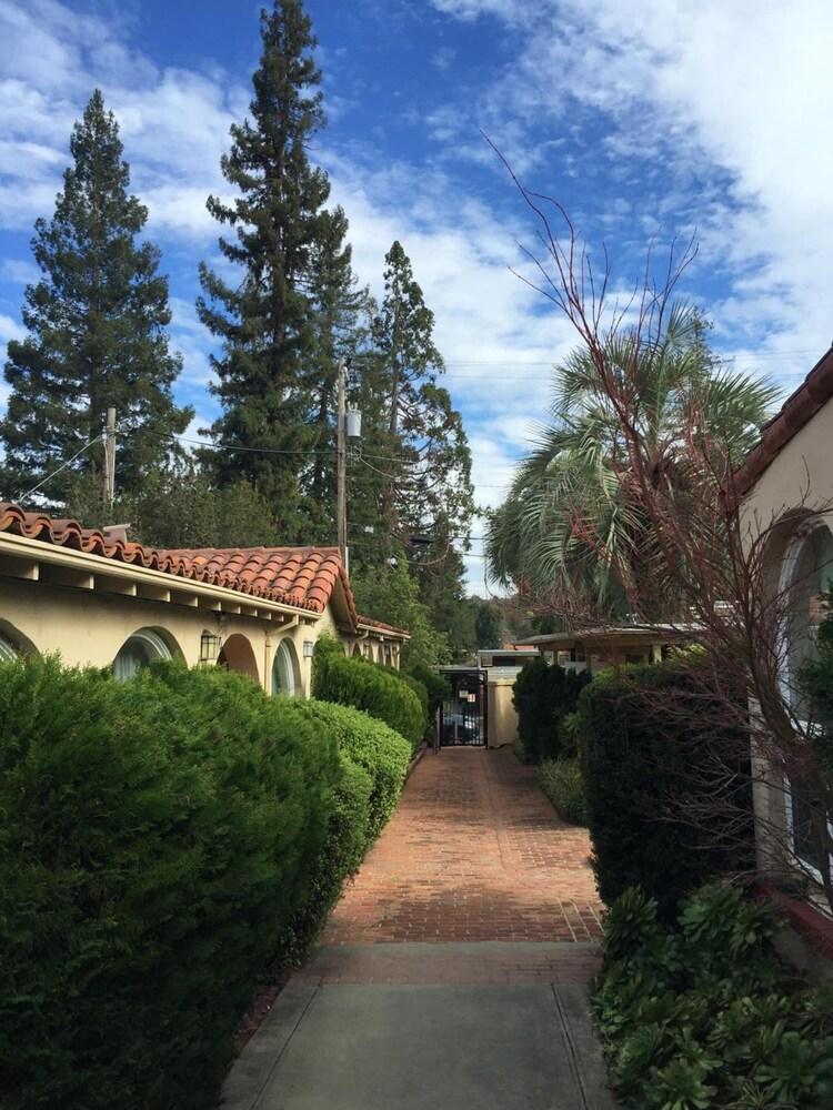 Los Gatos Garden Inn