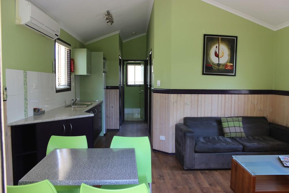 Aussie Outback Oasis Cabin & Van Village
